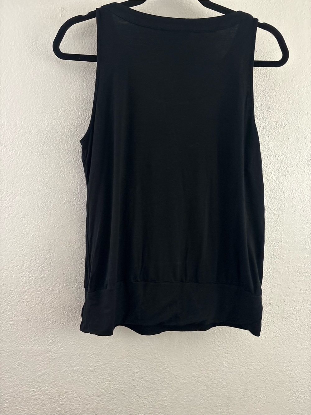Cable & Gauge draped crossover front keyhole neckline adorned with rhinestones L - Picture 5 of 6